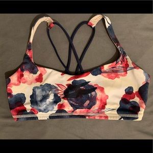 Lululemon Free to be sports bra size 8